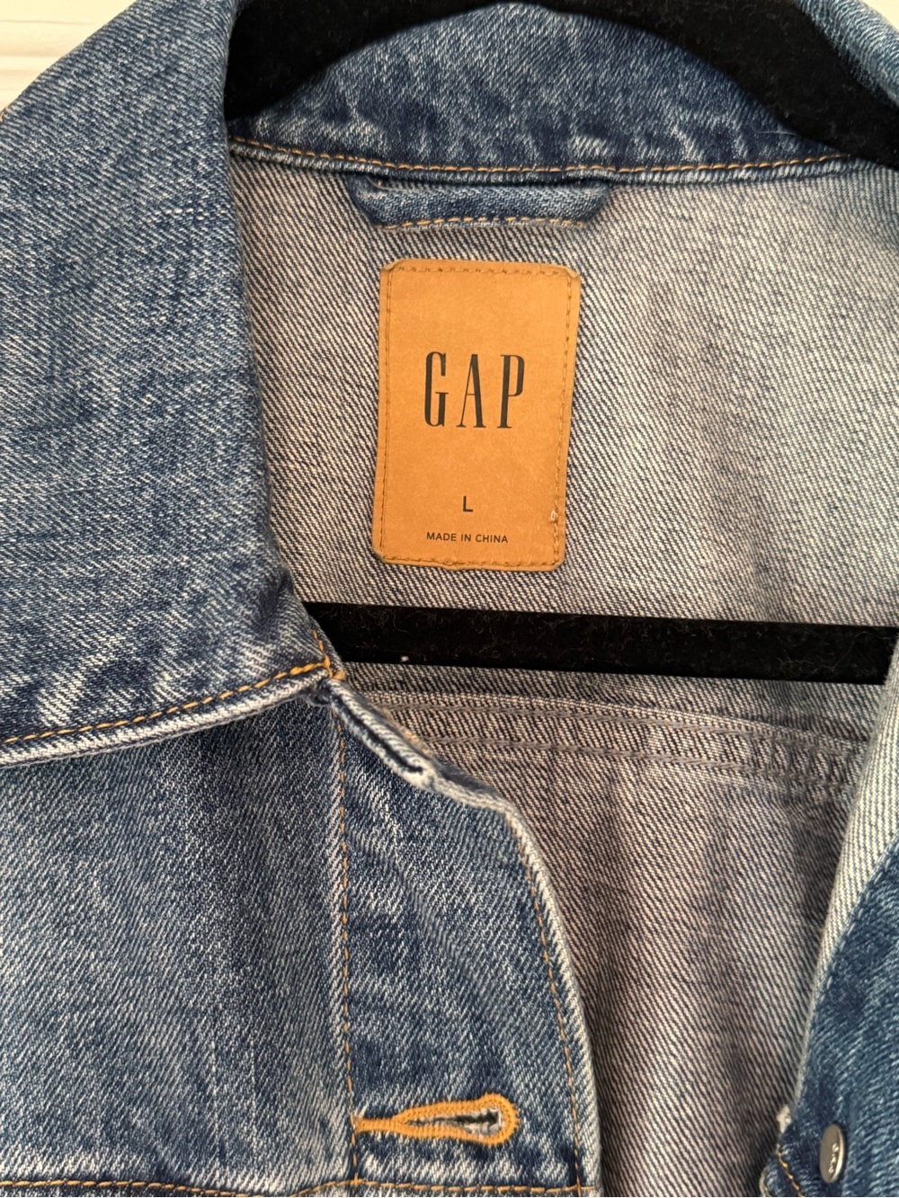 GAP Women's Classic Medium Blue Denim Jacket - Picture 6 of 9